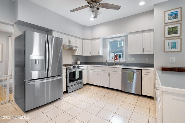 393 E Virginia Avenue, Manasquan, NJ 08736