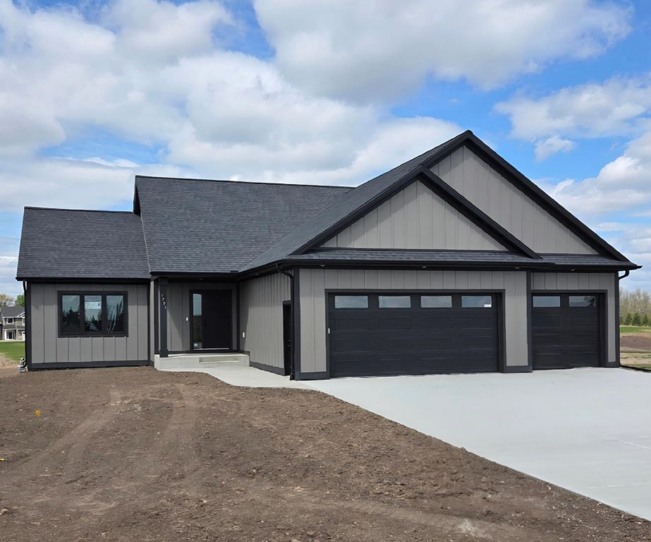 1701 21st Ave NE, Kasson, MN 55944