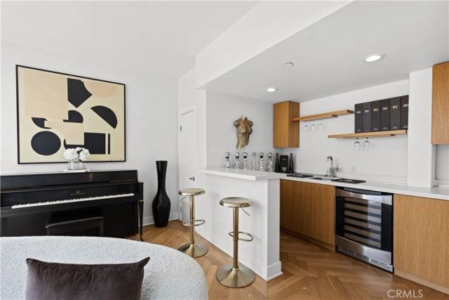 2746 Rinconia Drive, Los Angeles, CA 90068