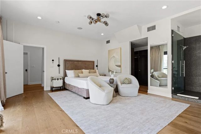 2746 Rinconia Drive, Los Angeles, CA 90068
