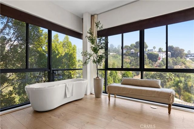 2746 Rinconia Drive, Los Angeles, CA 90068