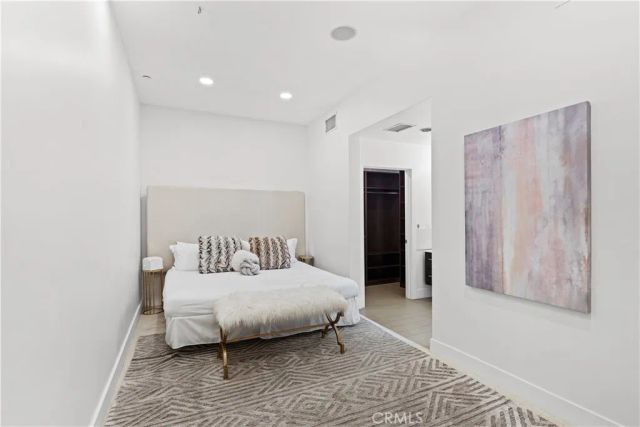 2746 Rinconia Drive, Los Angeles, CA 90068