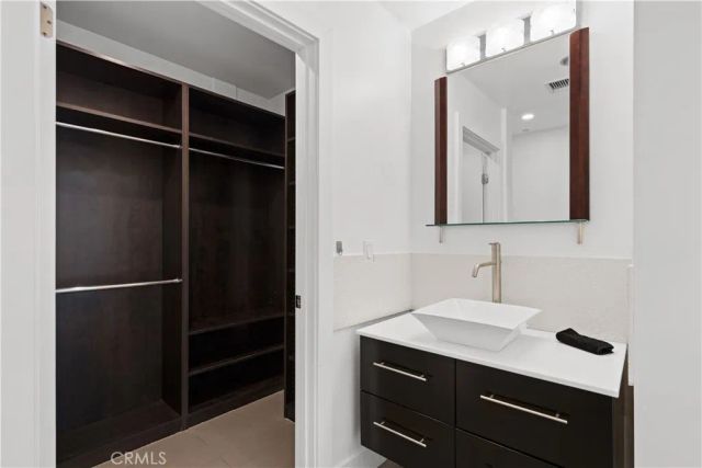 2746 Rinconia Drive, Los Angeles, CA 90068