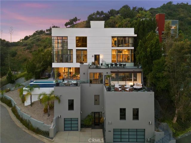 2746 Rinconia Drive, Los Angeles, CA 90068