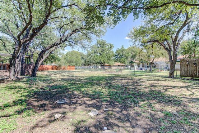 804 Cielo DR, Georgetown, TX 78628