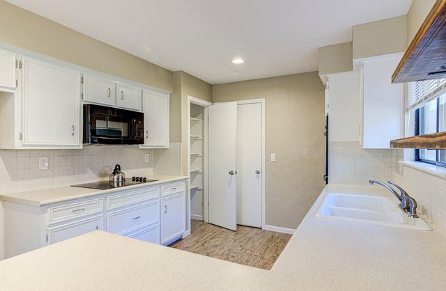 804 Cielo DR, Georgetown, TX 78628