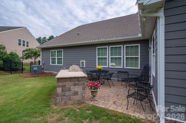 368 Picasso Trail, Mount Holly, NC 28120