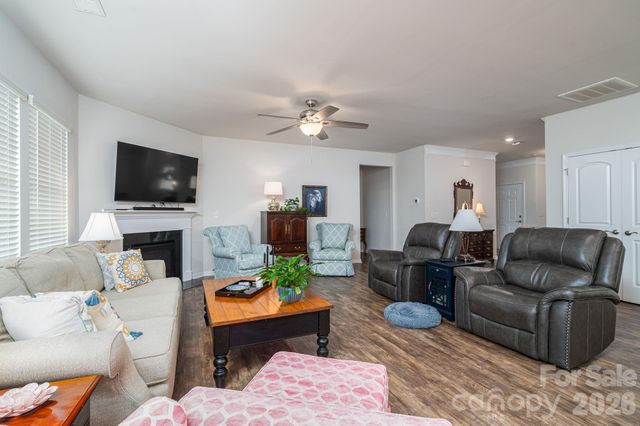 368 Picasso Trail, Mount Holly, NC 28120