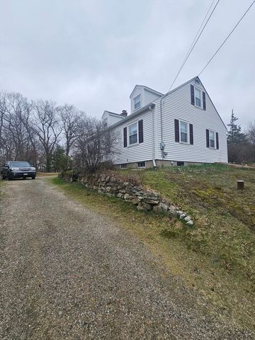 153 Middle Rd, Newbury, MA 01922