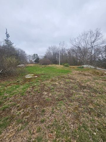 153 Middle Rd, Newbury, MA 01922