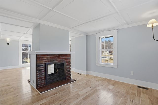 11 Princeton Road, Sterling, MA 01564