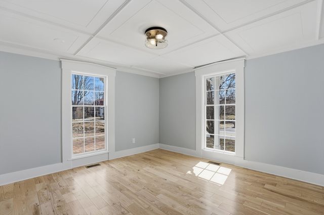 11 Princeton Road, Sterling, MA 01564