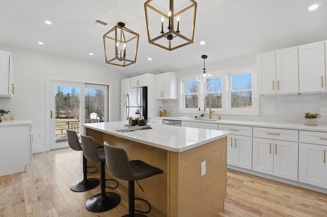 11 Princeton Road, Sterling, MA 01564