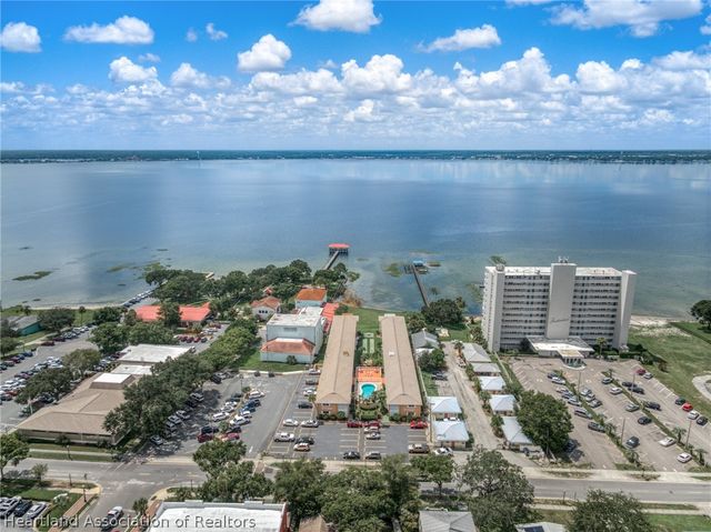 2113 Lakeview Drive 7B, Sebring, FL 33870