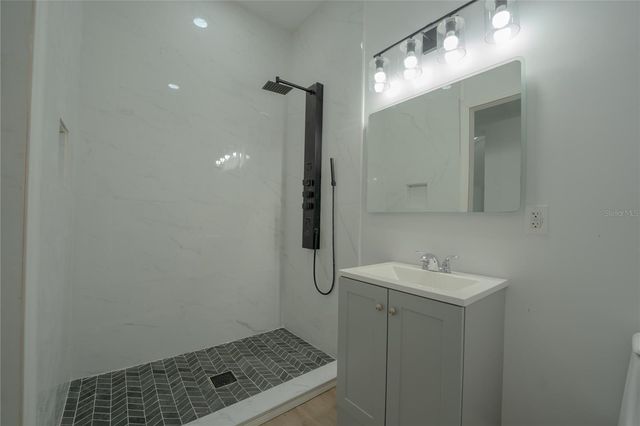 5204 108TH STREET N, St Petersburg, FL 33708