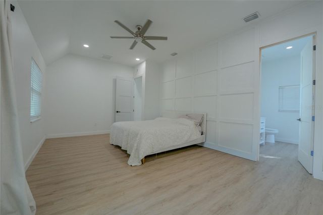 5204 108TH STREET N, St Petersburg, FL 33708