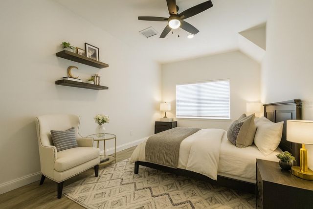 5204 108TH STREET N, St Petersburg, FL 33708