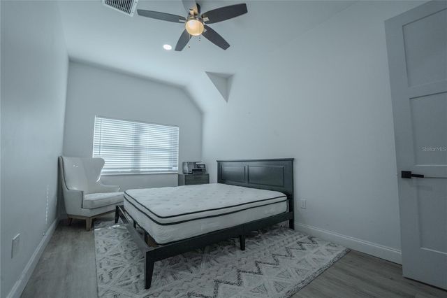 5204 108TH STREET N, St Petersburg, FL 33708