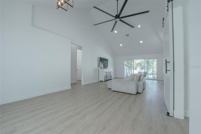 5204 108TH STREET N, St Petersburg, FL 33708