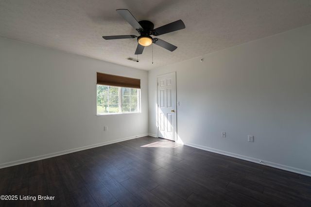 5303 Rolling Rock Ct, APT 201, Louisville, KY 40241