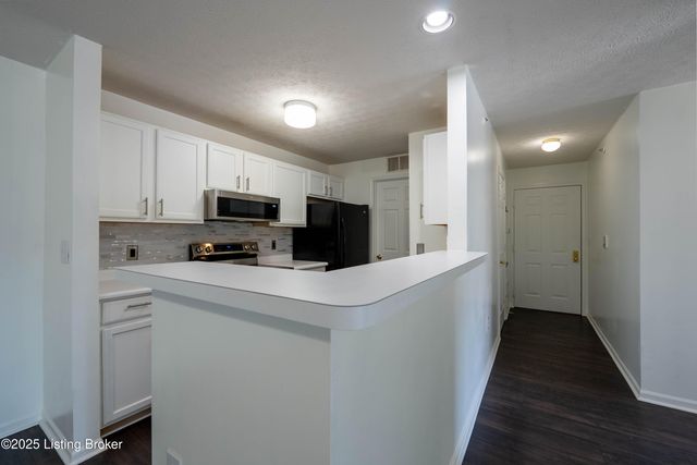 5303 Rolling Rock Ct, APT 201, Louisville, KY 40241