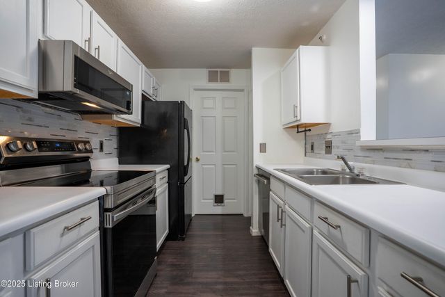 5303 Rolling Rock Ct, APT 201, Louisville, KY 40241