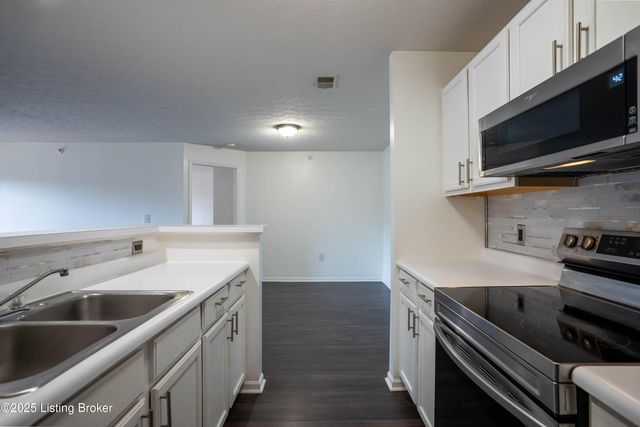 5303 Rolling Rock Ct, APT 201, Louisville, KY 40241