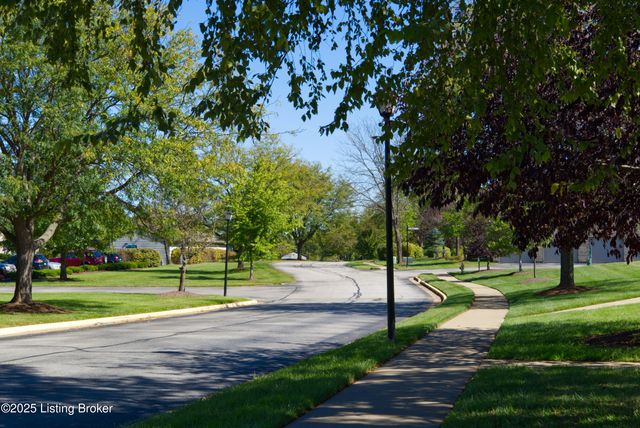 5303 Rolling Rock Ct, APT 201, Louisville, KY 40241