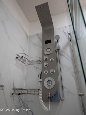 5303 Rolling Rock Ct, APT 201, Louisville, KY 40241