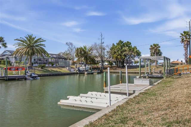 4 CORAL REEF COURT S, Palm Coast, FL 32137