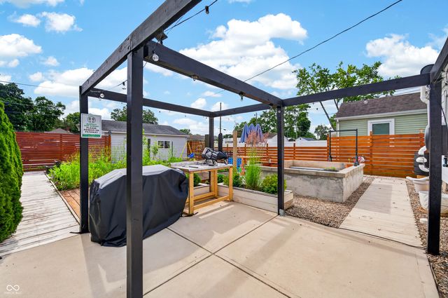 2327 Gilmore Street, Columbus, IN 47201