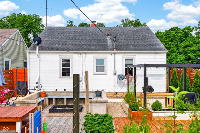 2327 Gilmore Street, Columbus, IN 47201