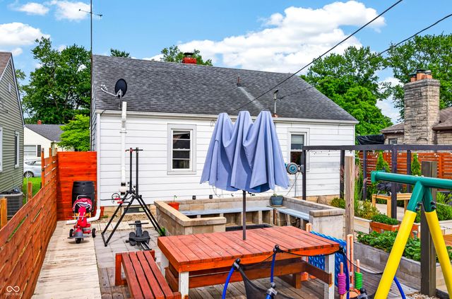 2327 Gilmore Street, Columbus, IN 47201
