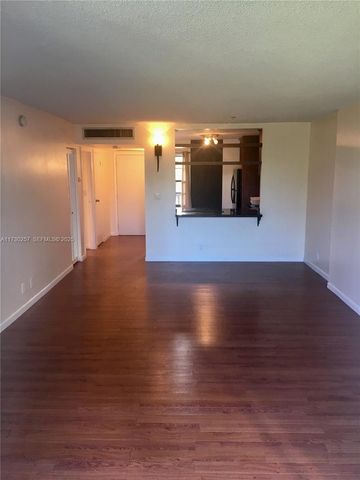 3101 N Country Club Drive 306, Aventura, FL 33180