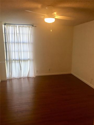 3101 N Country Club Drive 306, Aventura, FL 33180