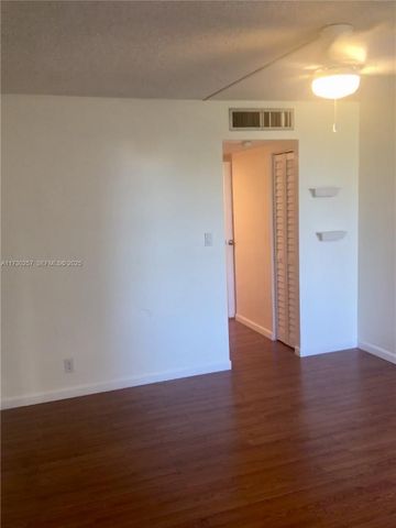 3101 N Country Club Drive 306, Aventura, FL 33180