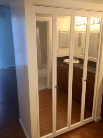 3101 N Country Club Drive 306, Aventura, FL 33180
