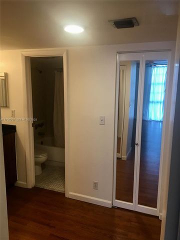 3101 N Country Club Drive 306, Aventura, FL 33180