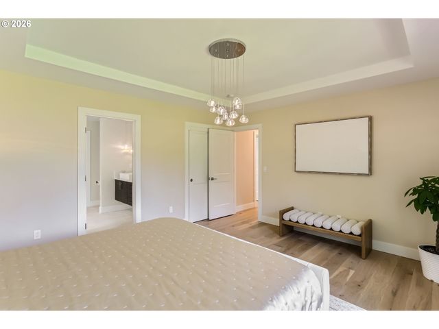 6090 CARMAN Dr, Lake Oswego, OR 97035