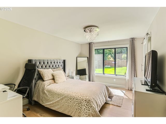 6090 CARMAN Dr, Lake Oswego, OR 97035