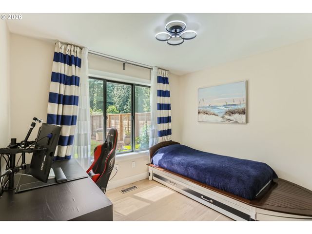 6090 CARMAN Dr, Lake Oswego, OR 97035