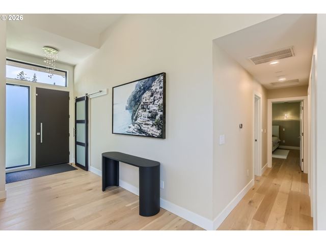 6090 CARMAN Dr, Lake Oswego, OR 97035