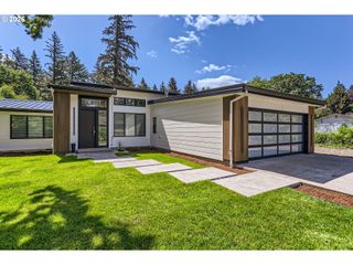 6090 CARMAN Dr, Lake Oswego, OR 97035