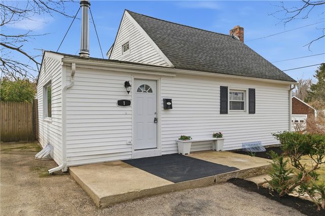 1 Pierce Street, Coventry, RI 02816