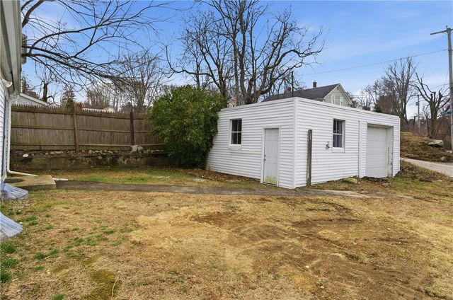 1 Pierce Street, Coventry, RI 02816