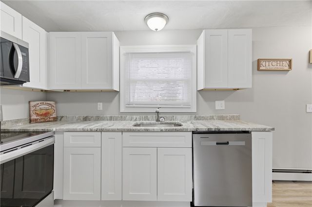 1 Pierce Street, Coventry, RI 02816