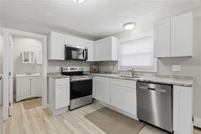 1 Pierce Street, Coventry, RI 02816