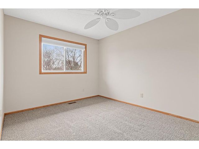 8001 Jeffery Avenue S, Cottage Grove, MN 55016