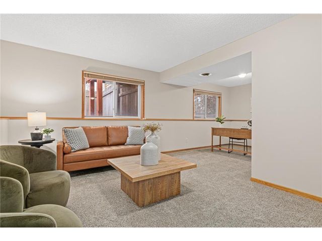8001 Jeffery Avenue S, Cottage Grove, MN 55016