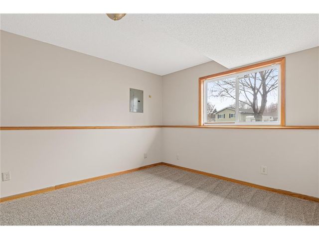 8001 Jeffery Avenue S, Cottage Grove, MN 55016